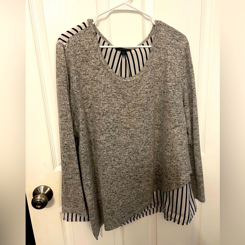 Lane Bryant blouse size 18/20 mix color, gray navy blue stripes with white